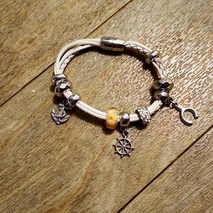 Jewelry pandora whits